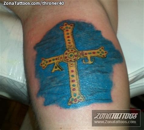 tatuaje cruz asturias|Tatuaje de Cruces, Asturias